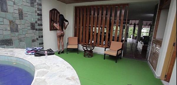  Brazilian tranny posing in sexy bikini bts